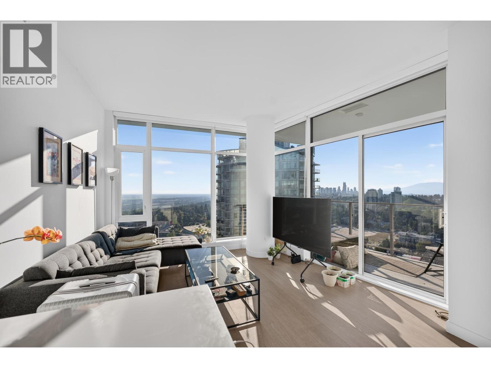 2604 7769 PARK CRESCENT, Burnaby, British Columbia