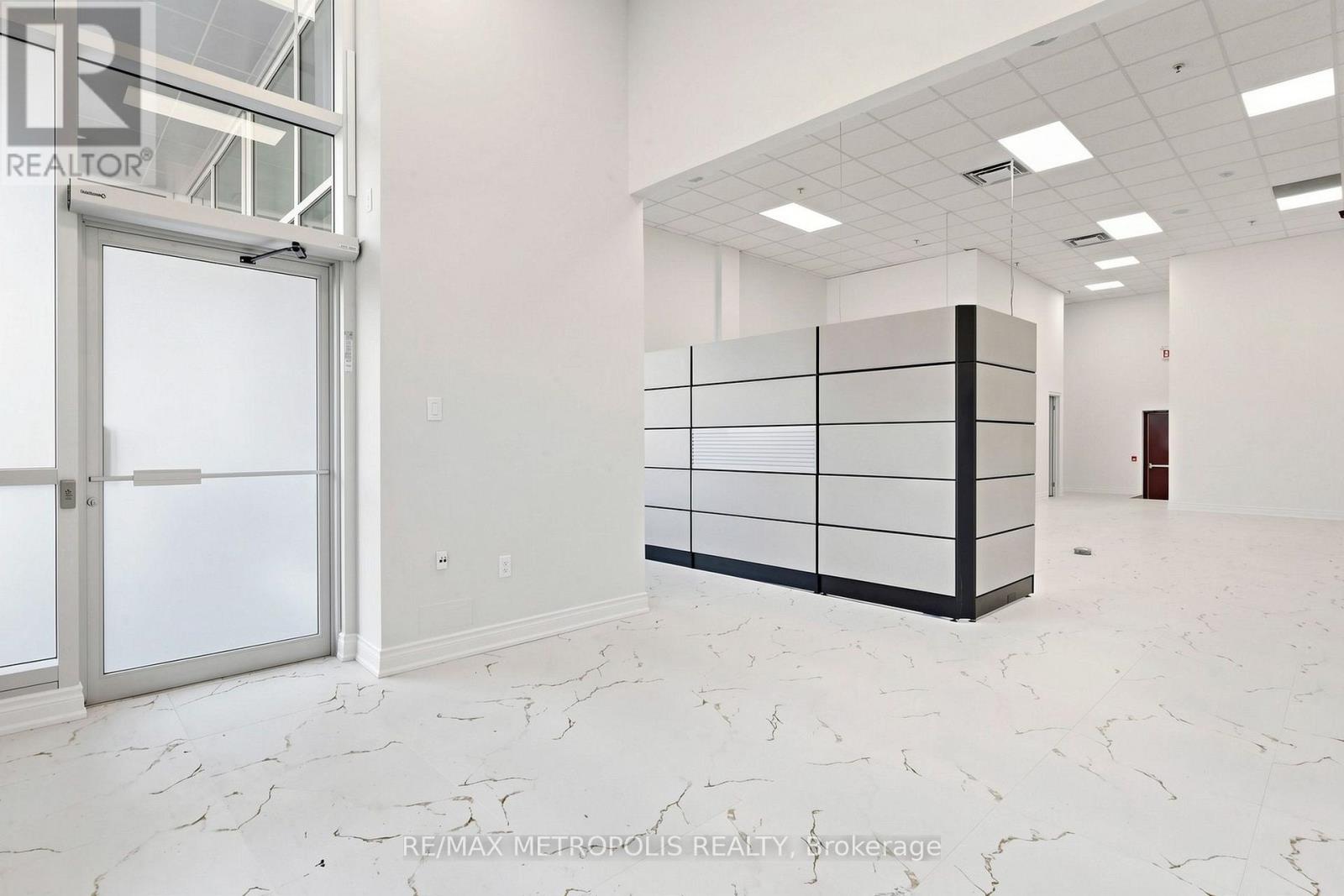 C2 - 802 Southdown Road, Mississauga, Ontario L5J 2Y4 - Photo 5 - W13647792