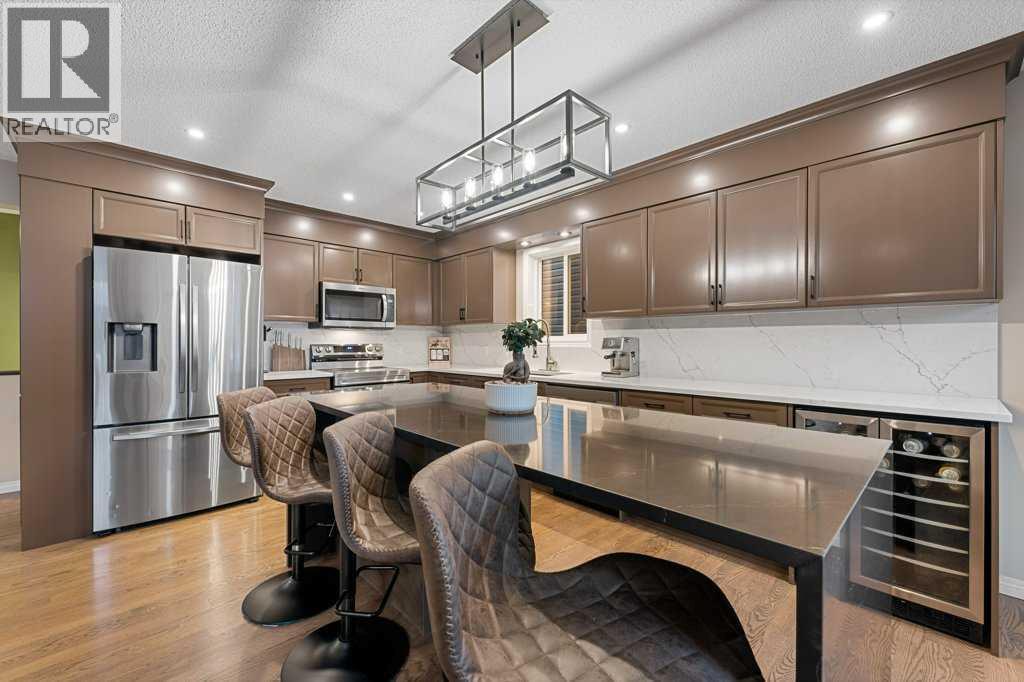 173 Bridleridge View SW, Calgary, Alberta  T2Y 0E5 - Photo 3 - A2322153