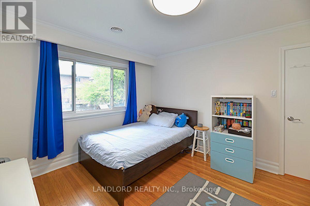 88 Carmichael Avenue, Toronto (Bedford Park-Nortown), Ontario  M5M 2W9 - Photo 13 - C13655574