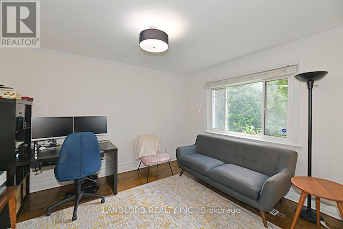 88 Carmichael Avenue, Toronto (Bedford Park-Nortown), Ontario  M5M 2W9 - Photo 15 - C13655574