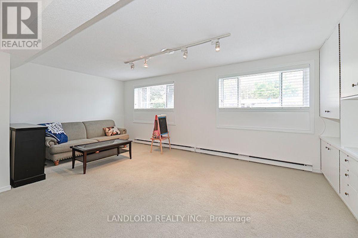 88 Carmichael Avenue, Toronto (Bedford Park-Nortown), Ontario  M5M 2W9 - Photo 18 - C13655574
