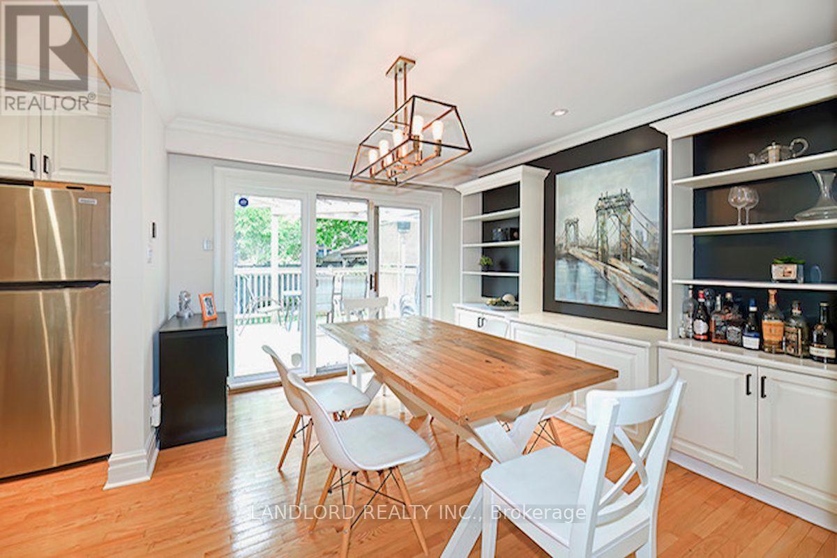 88 Carmichael Avenue, Toronto (Bedford Park-Nortown), Ontario  M5M 2W9 - Photo 4 - C13655574