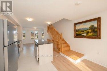 47 Pumpkin Corner Crescent, Barrie, Ontario  L9J 0T7 - Photo 6 - S13635144