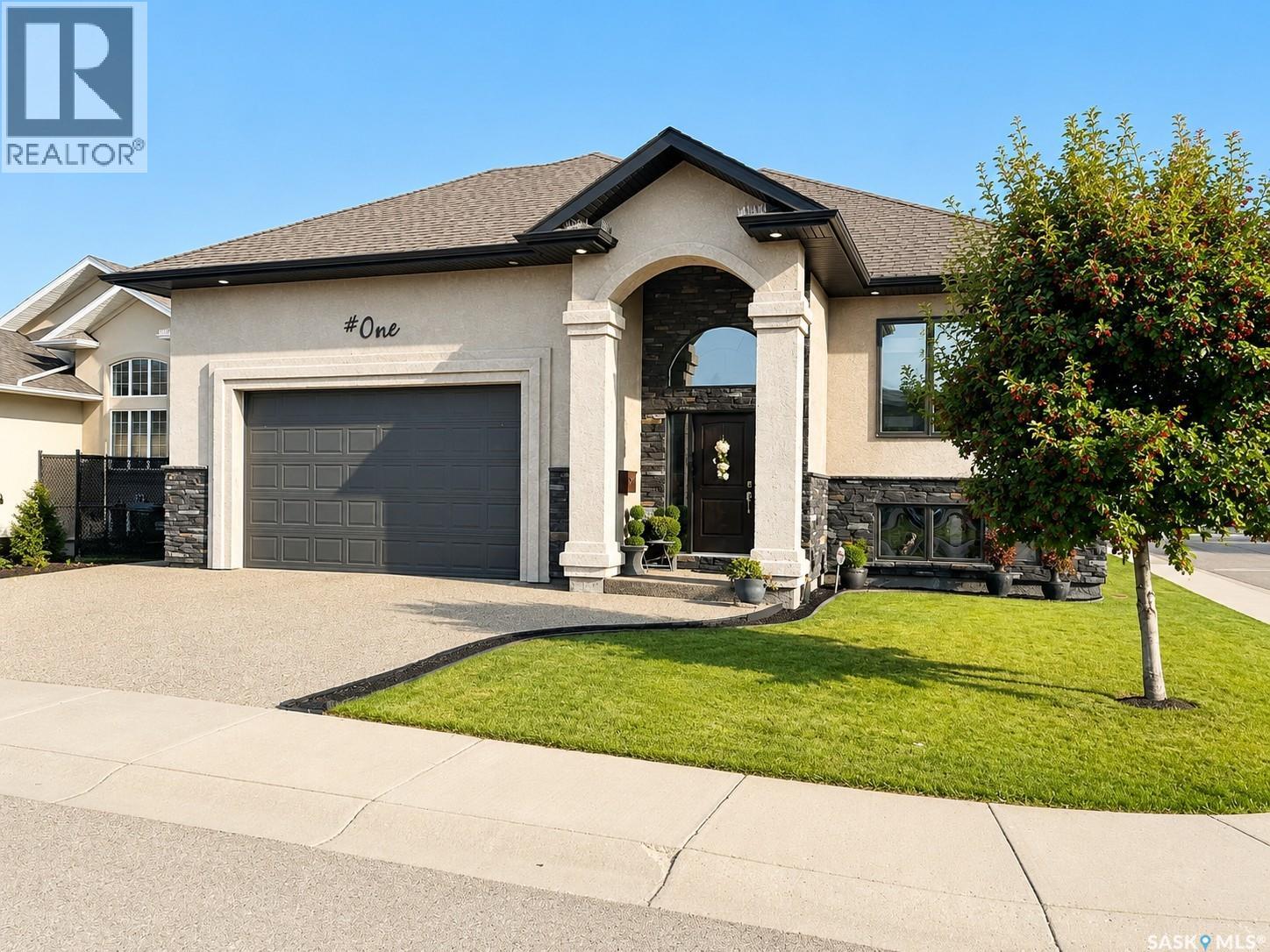 1 Glen Howard Way, Prince Albert, Saskatchewan  S6X 0A9 - Photo 54 - SK045007