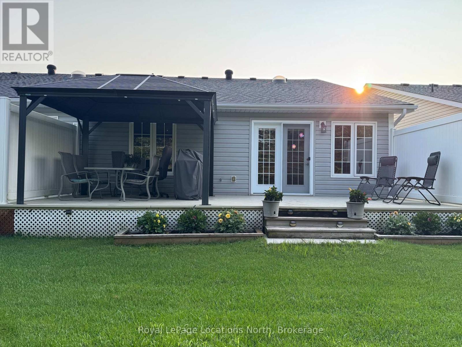 54 New York Avenue, Wasaga Beach, Ontario  L9Z 3A8 - Photo 39 - S13017352