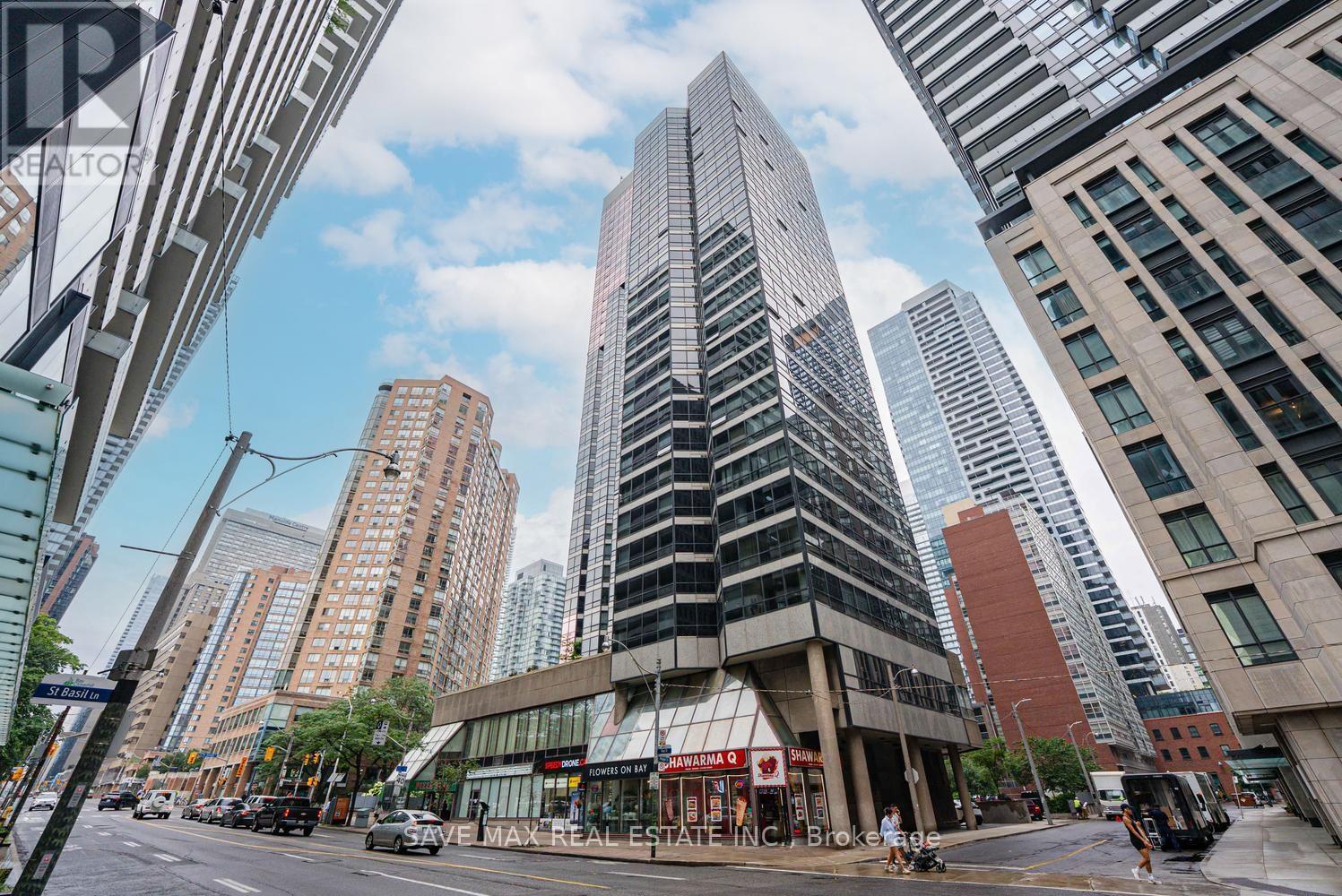 1618 - 1001 Bay Street, Toronto, Ontario  M5S 3A6 - Photo 2 - C13655586