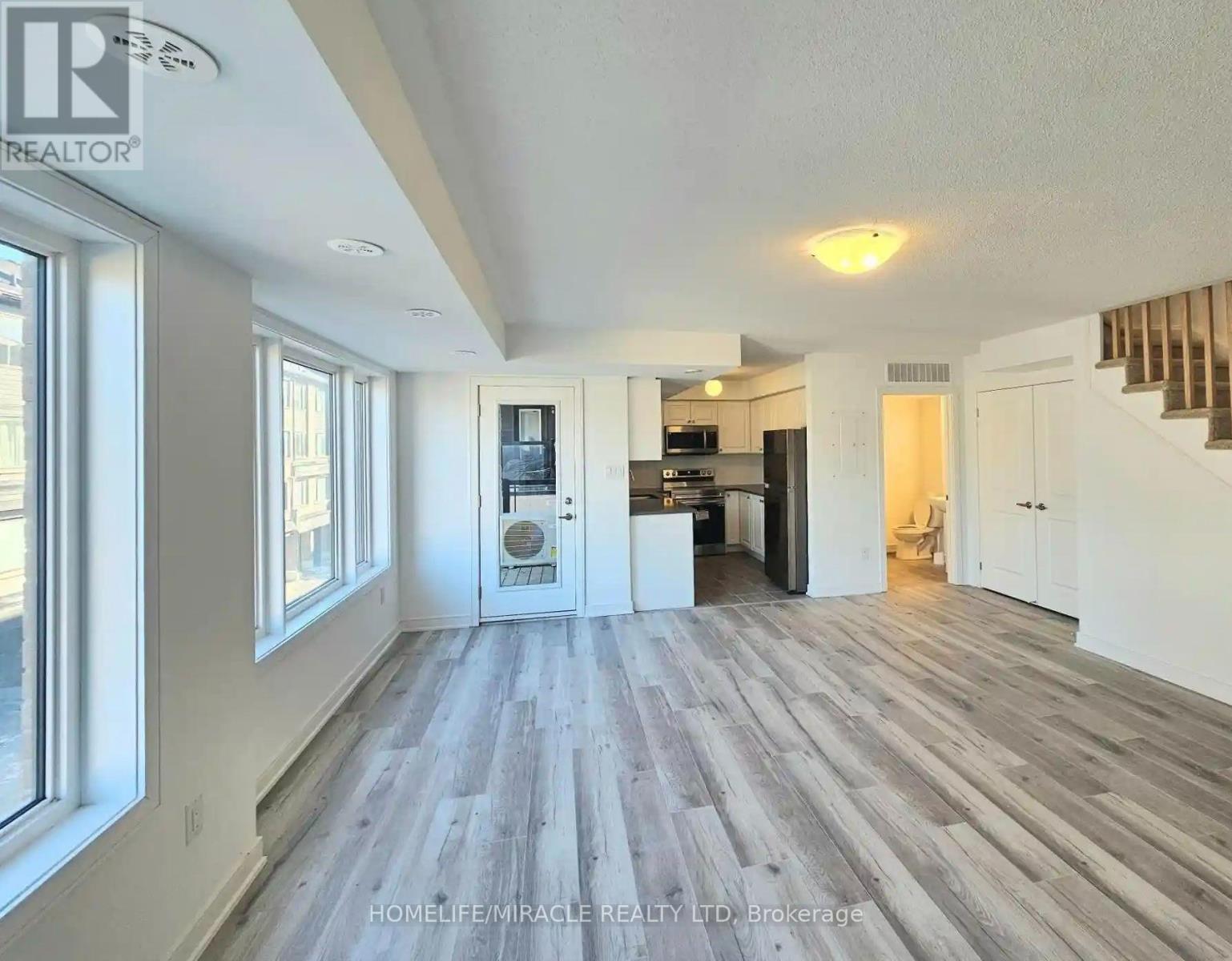 14 Magnolia Lane, Barrie, Ontario  L9J 0N9 - Photo 2 - S13655614
