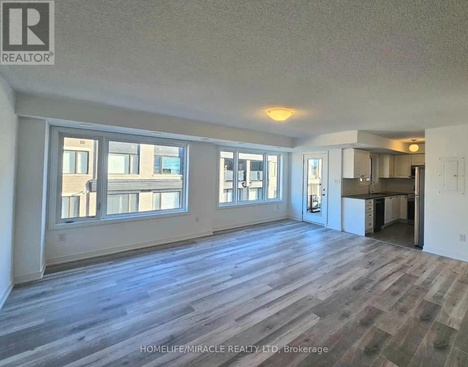 14 Magnolia Lane, Barrie, Ontario  L9J 0N9 - Photo 3 - S13655614