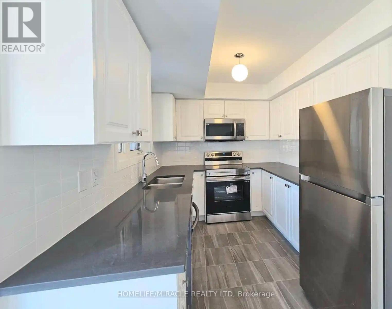 14 Magnolia Lane, Barrie, Ontario  L9J 0N9 - Photo 4 - S13655614
