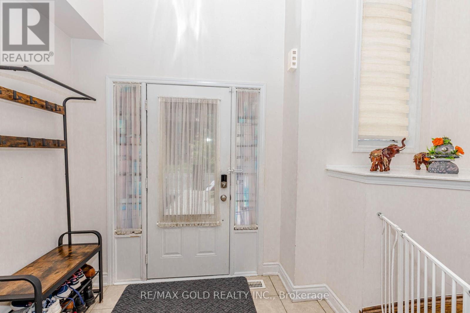21 Killick Road, Brampton, Ontario  L7A 0Y6 - Photo 5 - W13655590