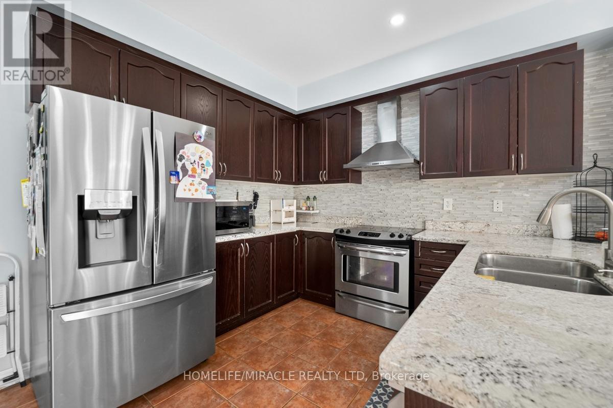 21 Chalkfarm Crescent, Brampton, Ontario  L7A 3V8 - Photo 7 - W13627506