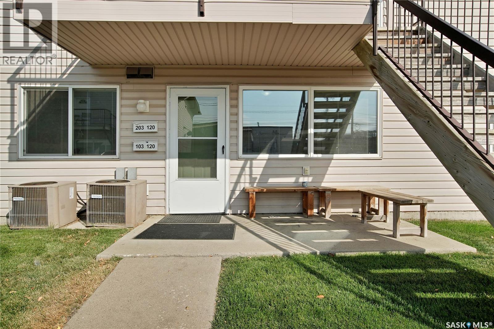 103 120 C Avenue N, Saskatoon, Saskatchewan  S7L 7M3 - Photo 1 - SK045057