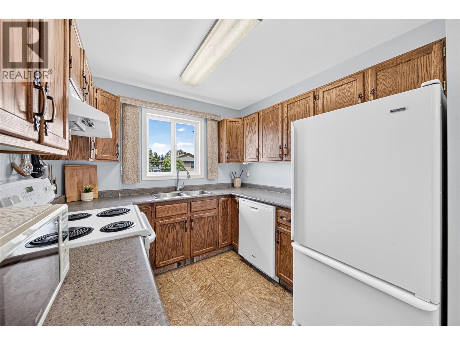 1252 Ponderosa Drive, Sparwood, British Columbia  V0B 2G2 - Photo 4 - 10388526