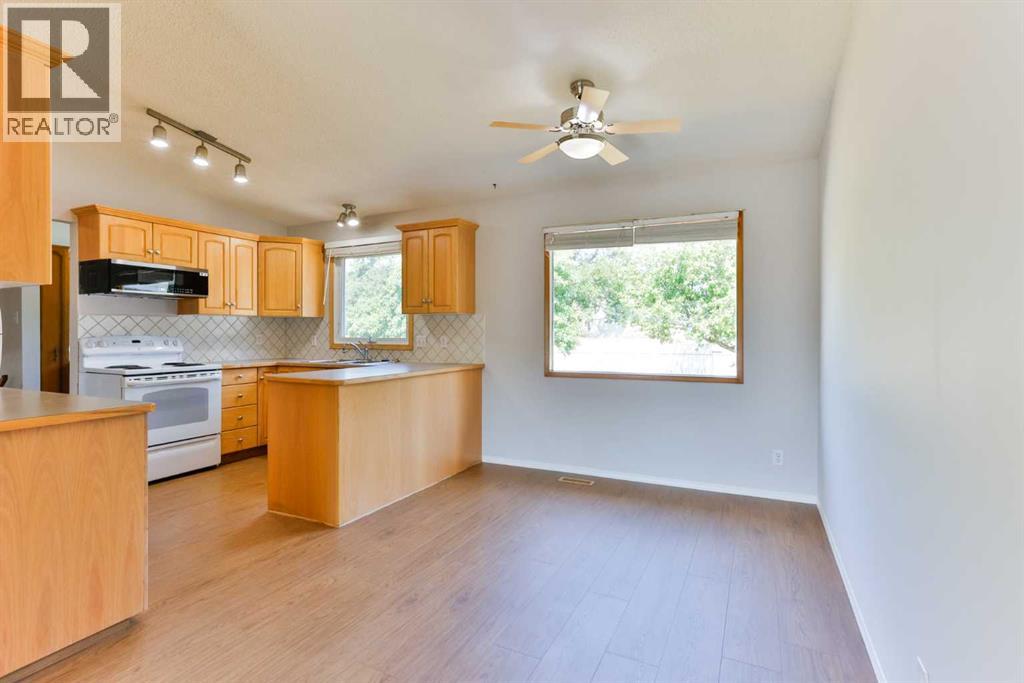 309 Normandy Road S, Lethbridge, Alberta  T1J 3X9 - Photo 9 - A2333049