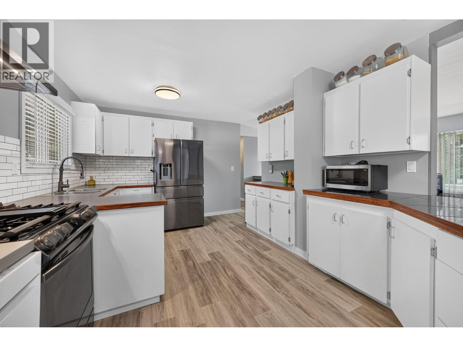816 Bebek Road, Kamloops, British Columbia  V2B 6P1 - Photo 6 - 10394538