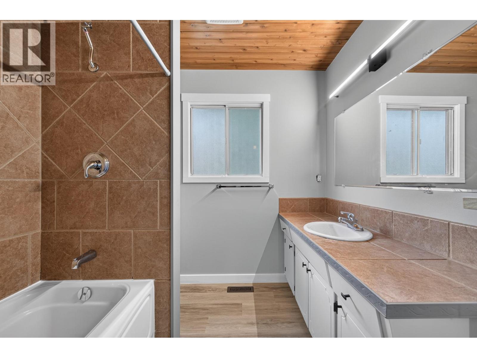 816 Bebek Road, Kamloops, British Columbia  V2B 6P1 - Photo 14 - 10394538