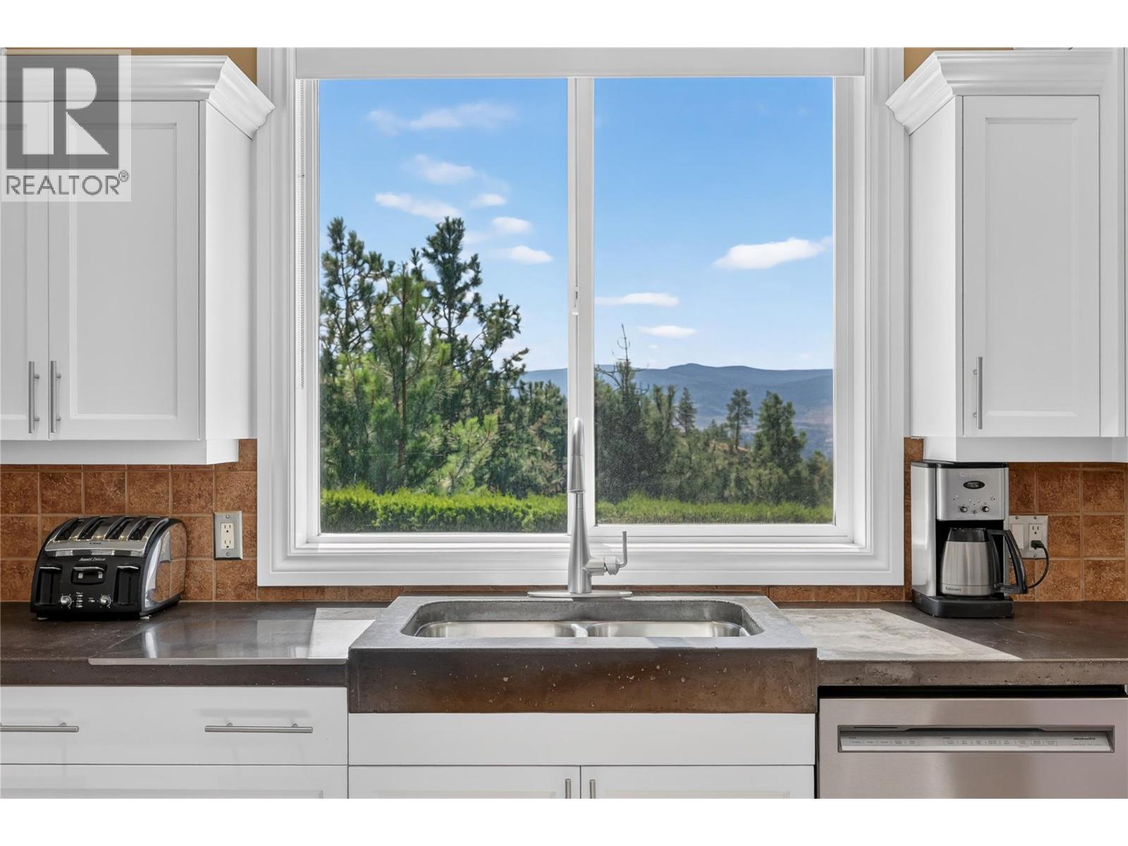 1124 Peak Point Drive, West Kelowna, British Columbia  V1Z 4A9 - Photo 15 - 10393752