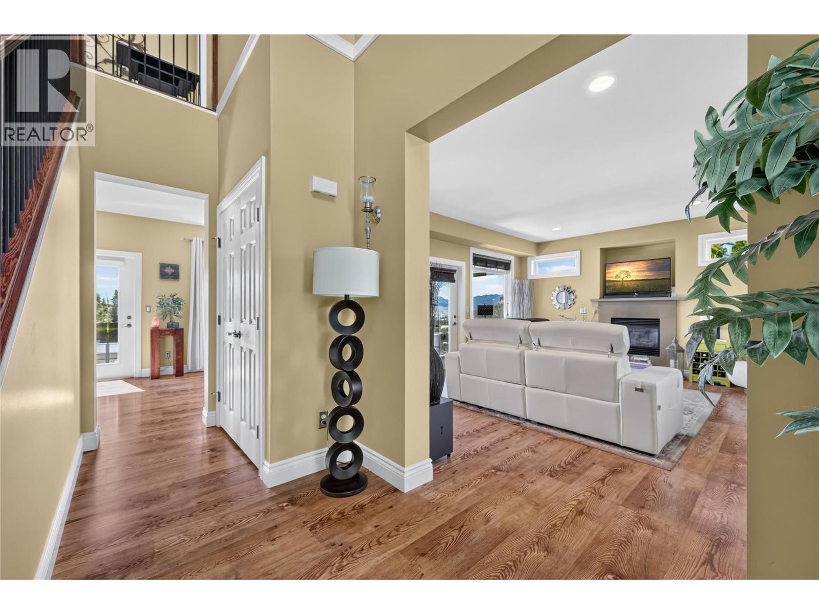1124 Peak Point Drive, West Kelowna, British Columbia  V1Z 4A9 - Photo 5 - 10393752