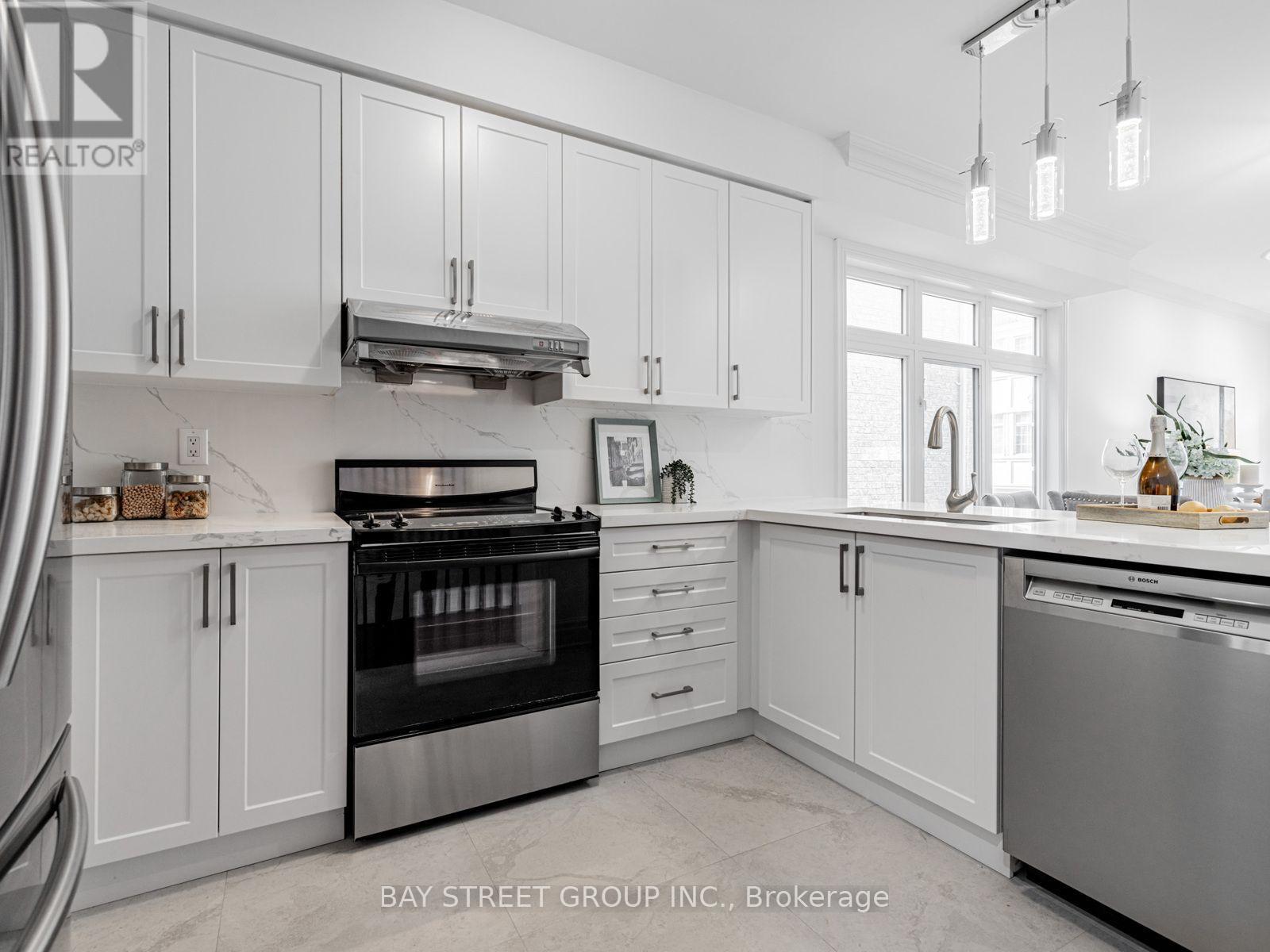 35 William Poole Way, Toronto, Ontario  M2N 7A6 - Photo 13 - C13655706