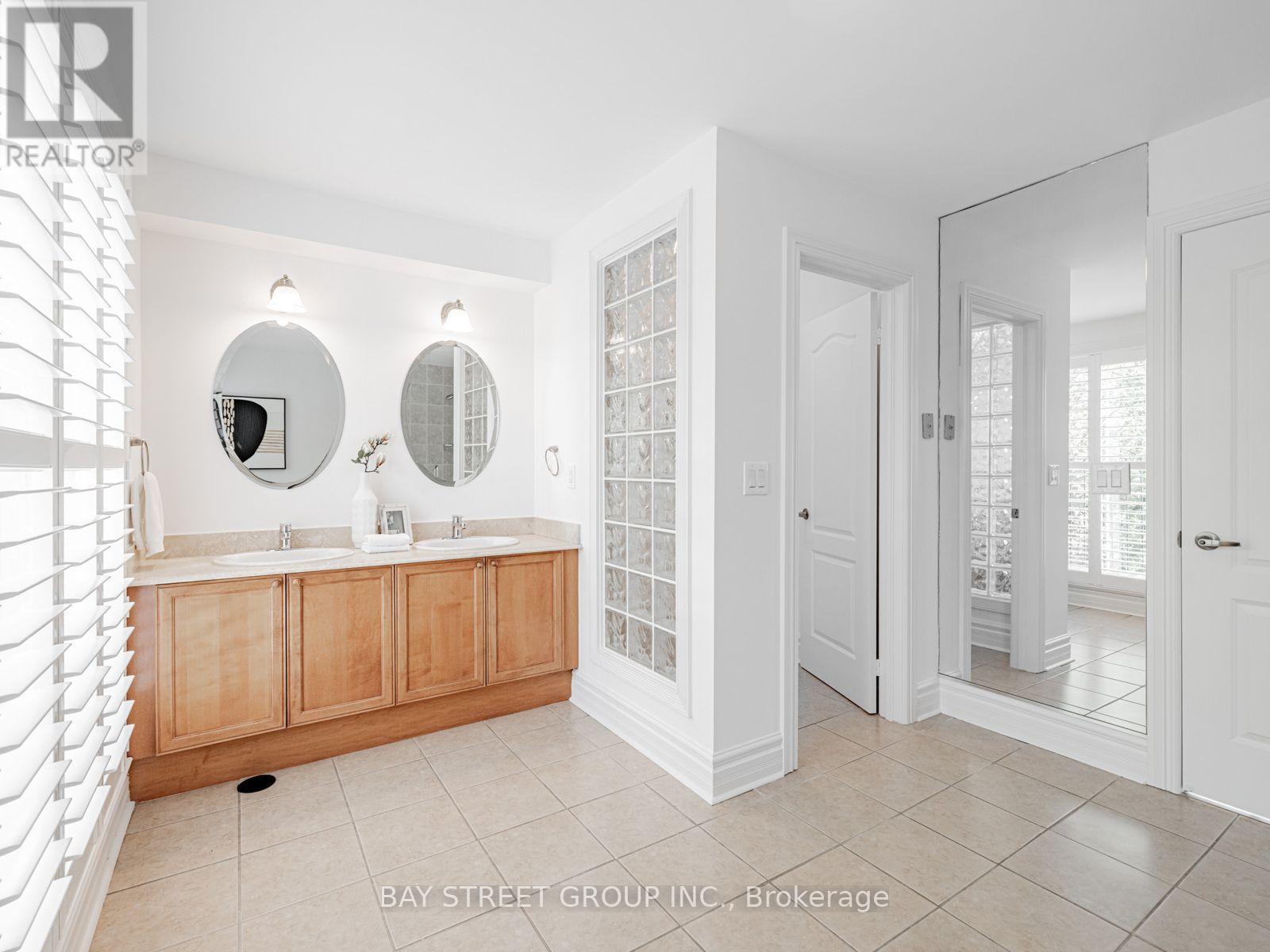 35 William Poole Way, Toronto, Ontario  M2N 7A6 - Photo 35 - C13655706