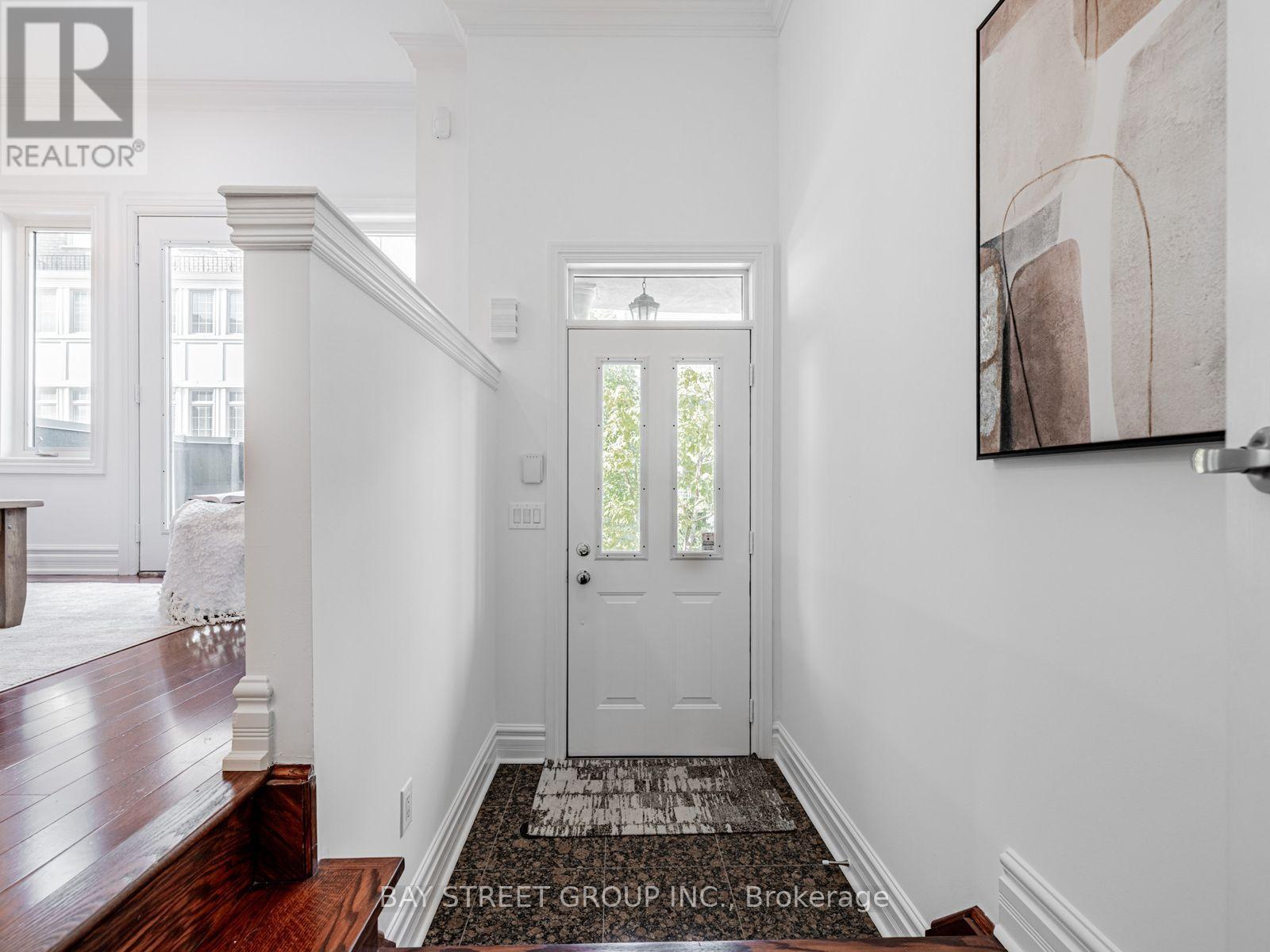 35 William Poole Way, Toronto, Ontario  M2N 7A6 - Photo 4 - C13655706