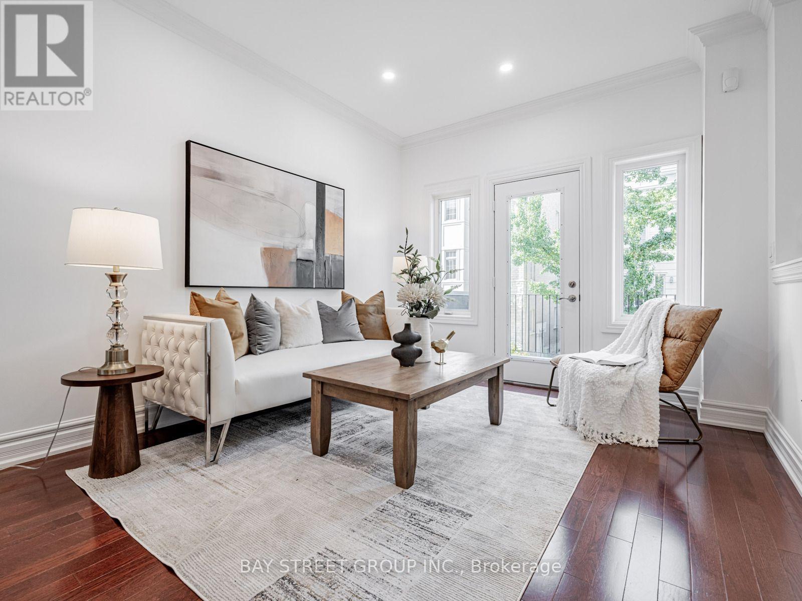 35 William Poole Way, Toronto, Ontario  M2N 7A6 - Photo 5 - C13655706