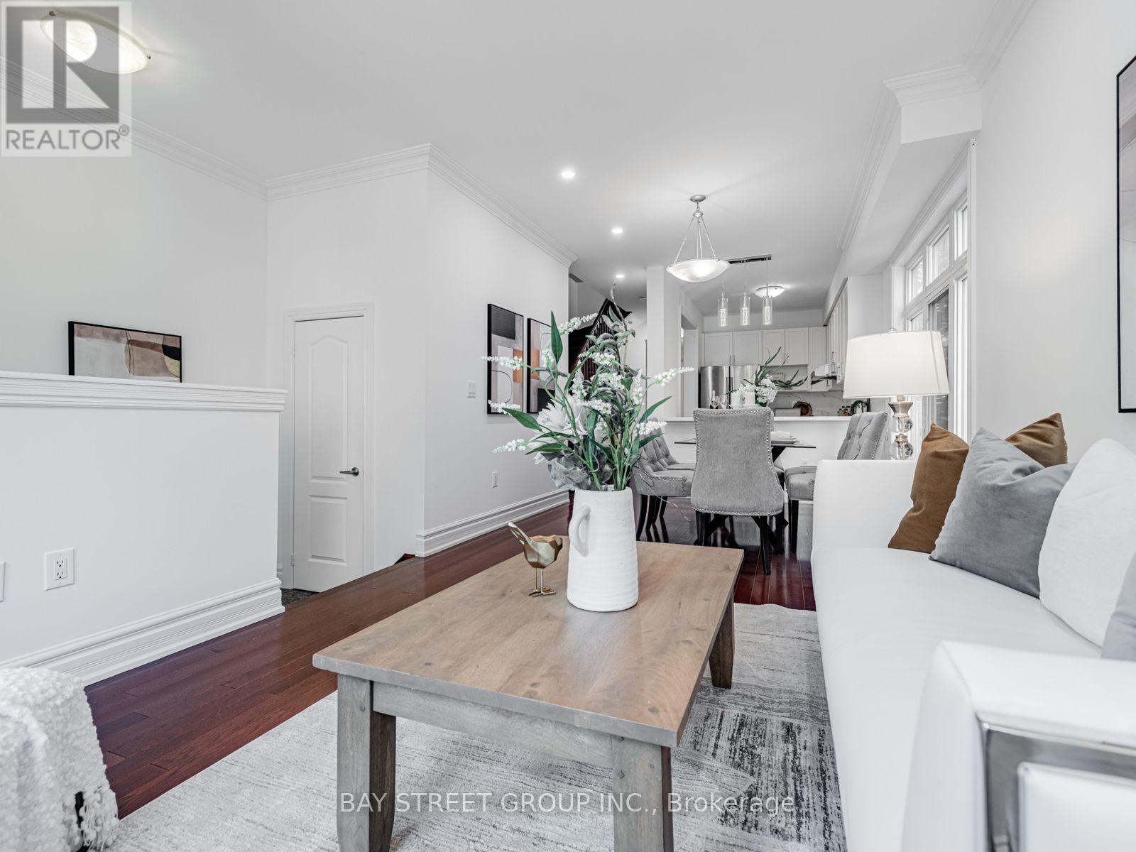 35 William Poole Way, Toronto, Ontario  M2N 7A6 - Photo 7 - C13655706