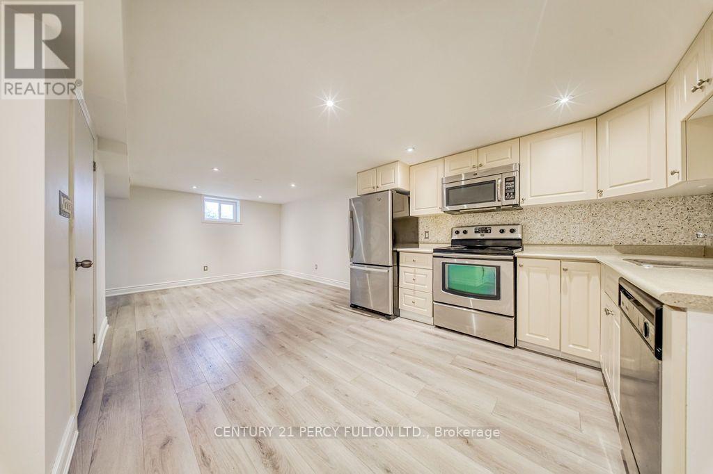 36 Merryfield Drive, Toronto, Ontario  M1P 1J5 - Photo 11 - E13655696