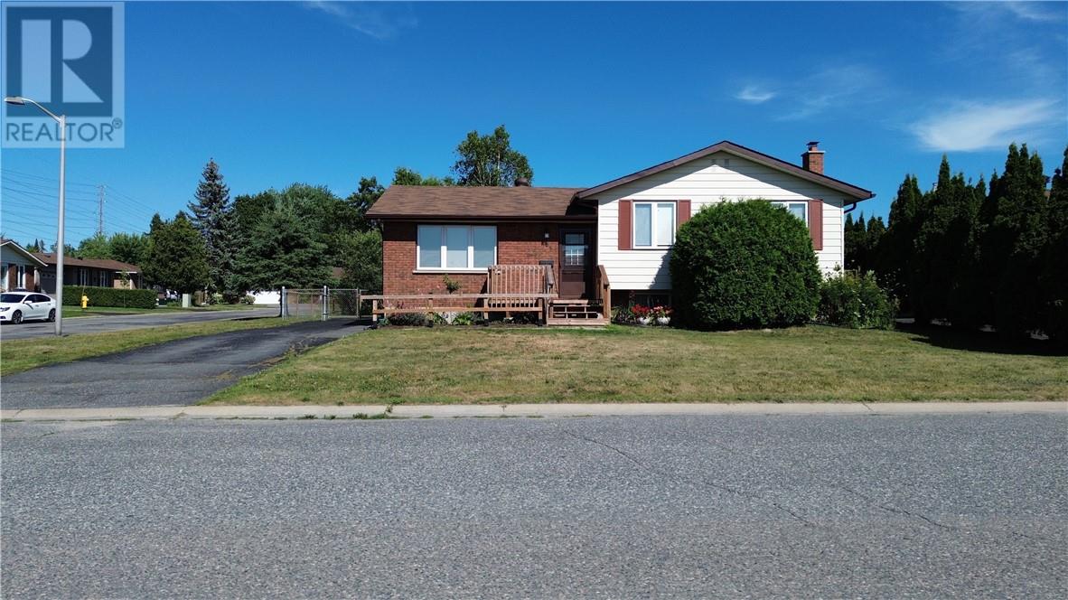 1564 Yarmouth Street, Sudbury, Ontario