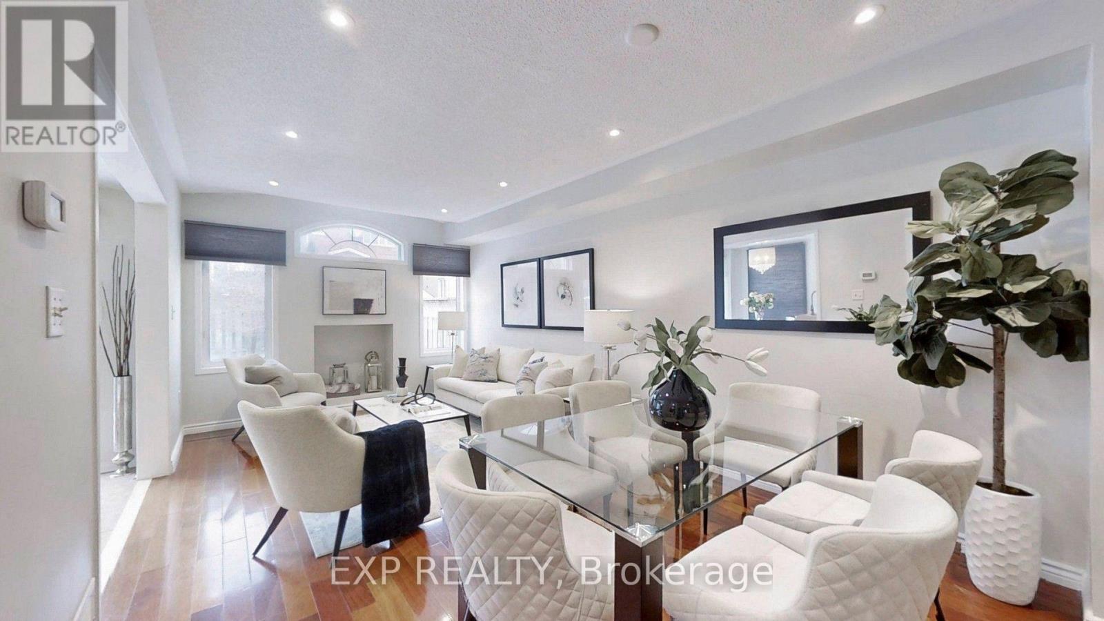 8 HACIENDA DRIVE, Richmond Hill, Ontario