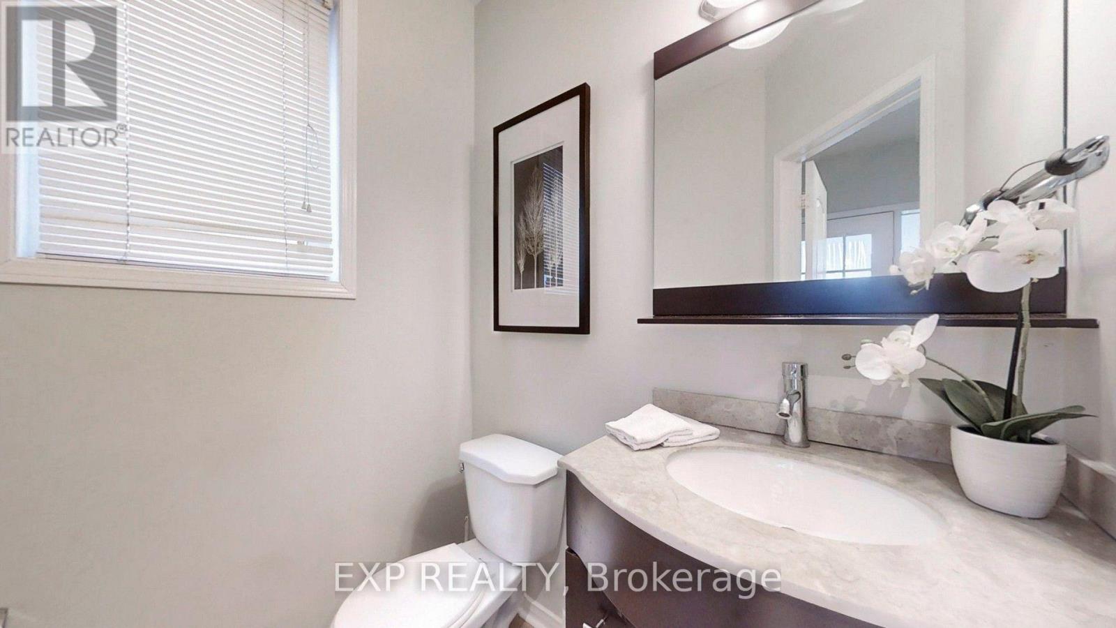 8 Hacienda Drive, Richmond Hill, Ontario  L4E 3X1 - Photo 12 - N13655668