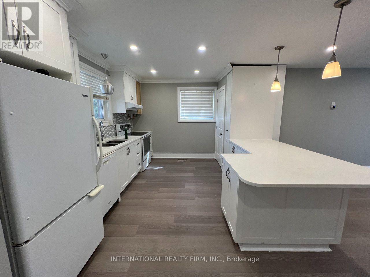 Main- Half - 73 Murray Drive, Aurora, Ontario L4G 2C2 - Photo 15 - N13655512