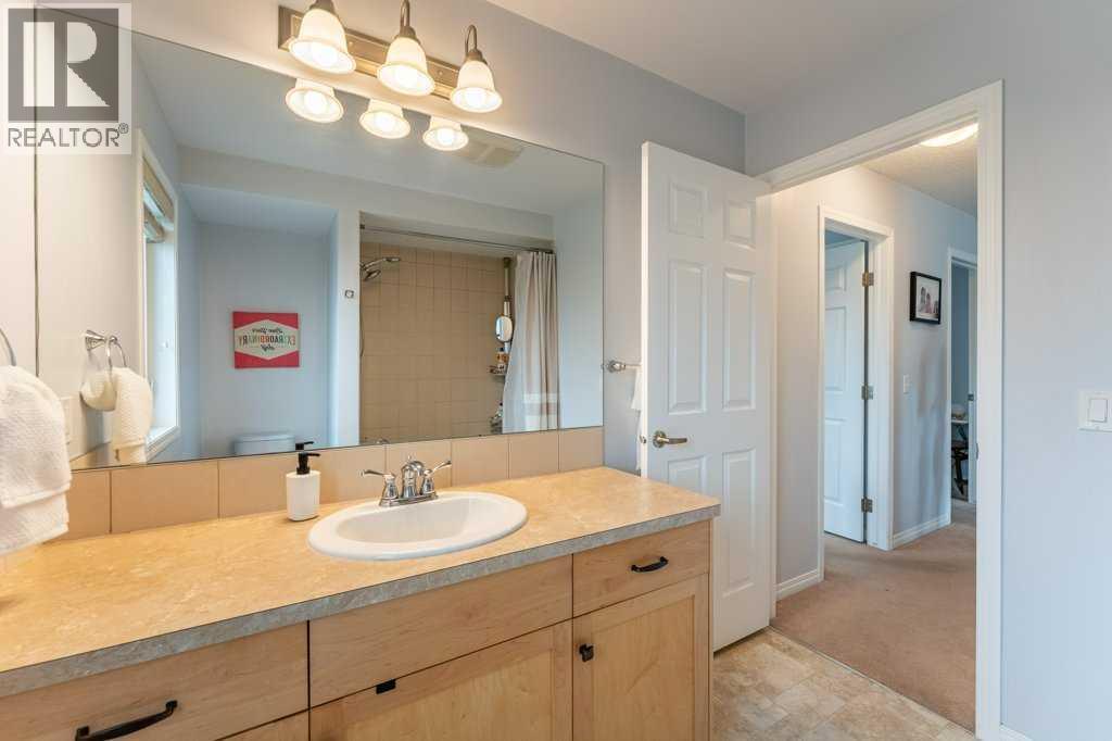 15 Windwood Grove SW, Airdrie, Alberta  T4B 3T2 - Photo 35 - A2321440