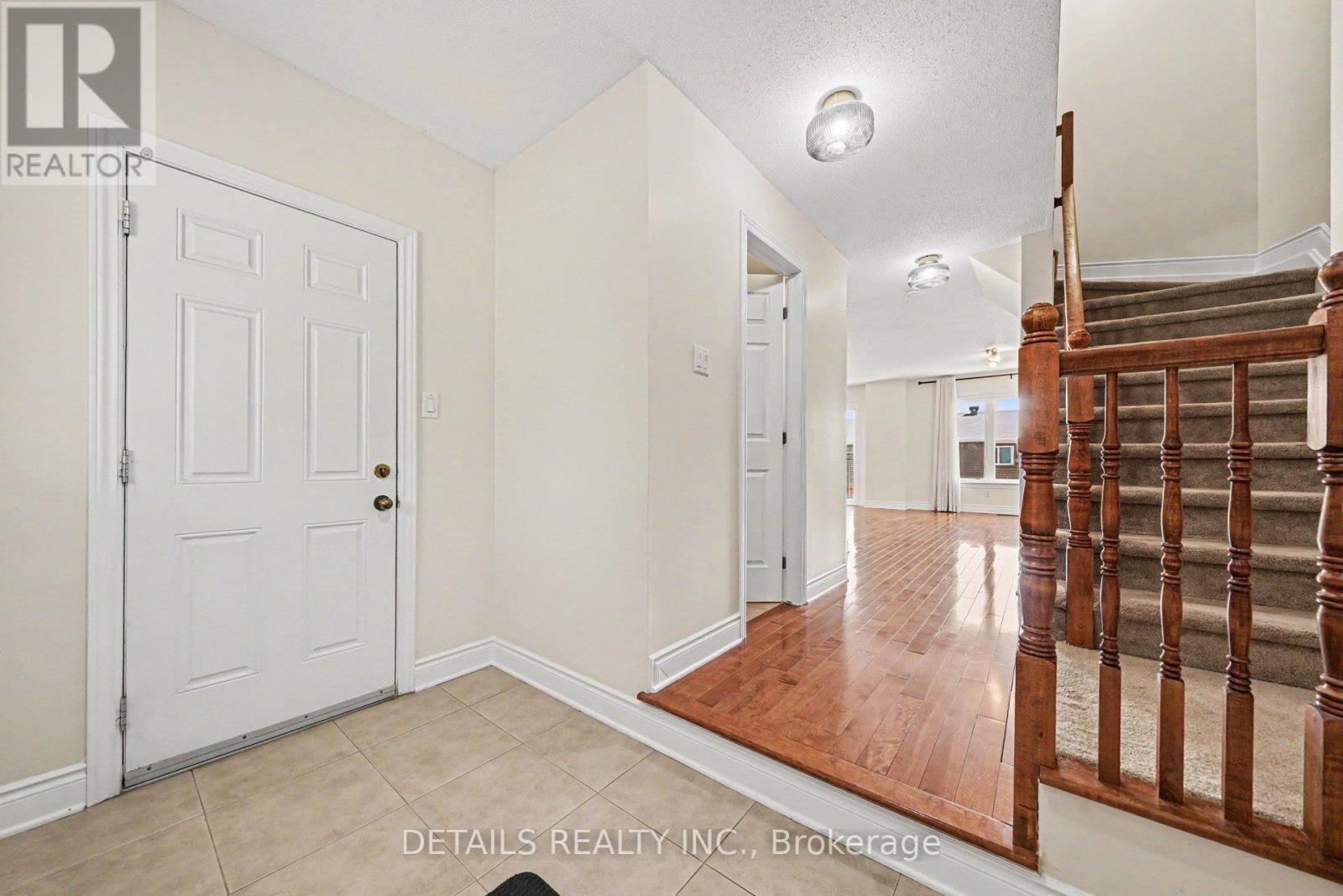 261 Parkin Circle, Ottawa, Ontario  K1T 4G8 - Photo 2 - X13655720