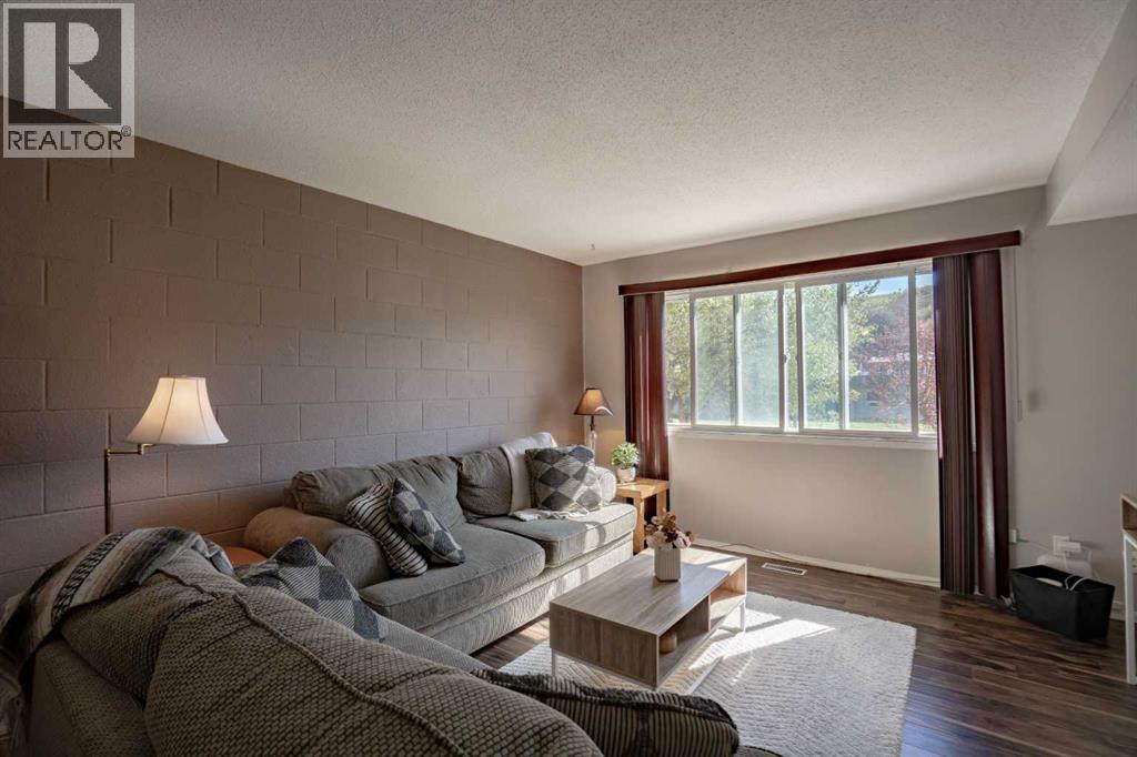 5, 8808 96 Street, Peace River, Alberta T8S 1G6 - Photo 3 - A2311711