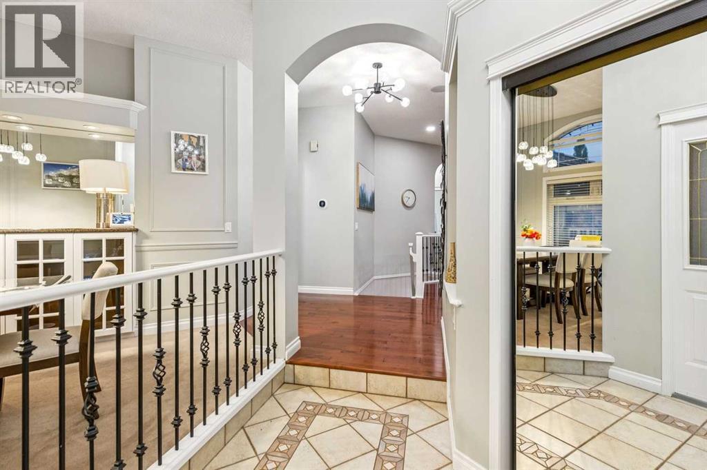 5 Royal Crest Terrace NW, Calgary, Alberta  T3G 4M3 - Photo 6 - A2321634