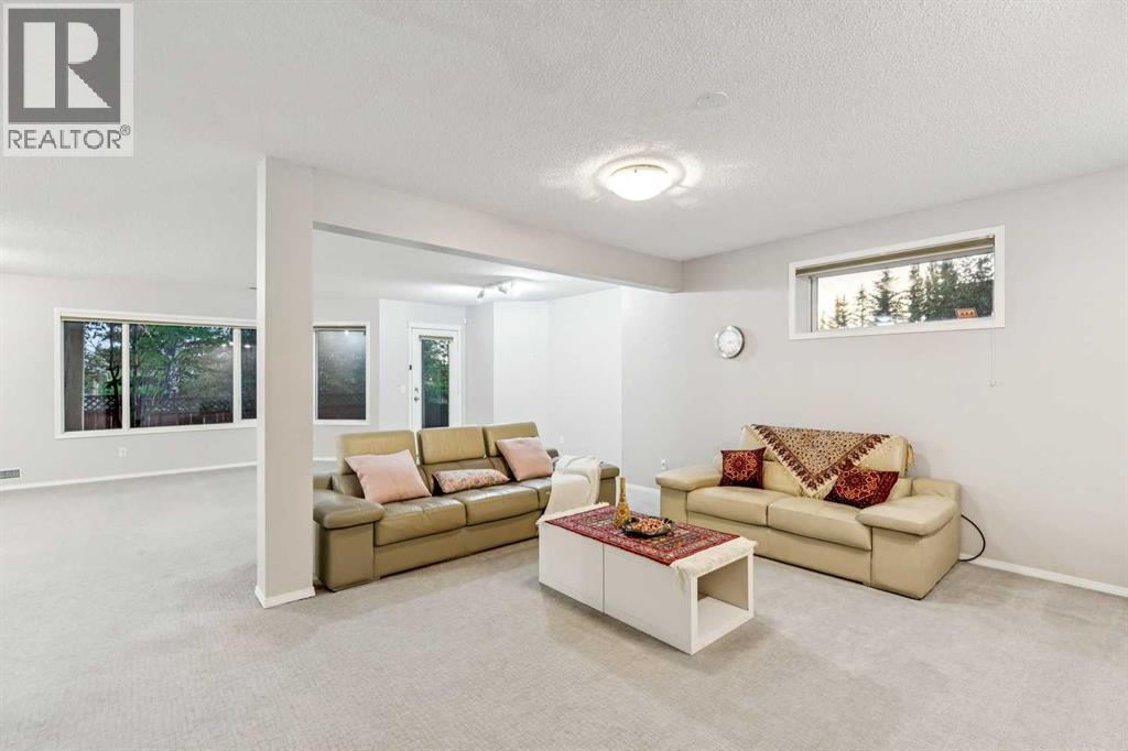5 Royal Crest Terrace NW, Calgary, Alberta  T3G 4M3 - Photo 36 - A2321634