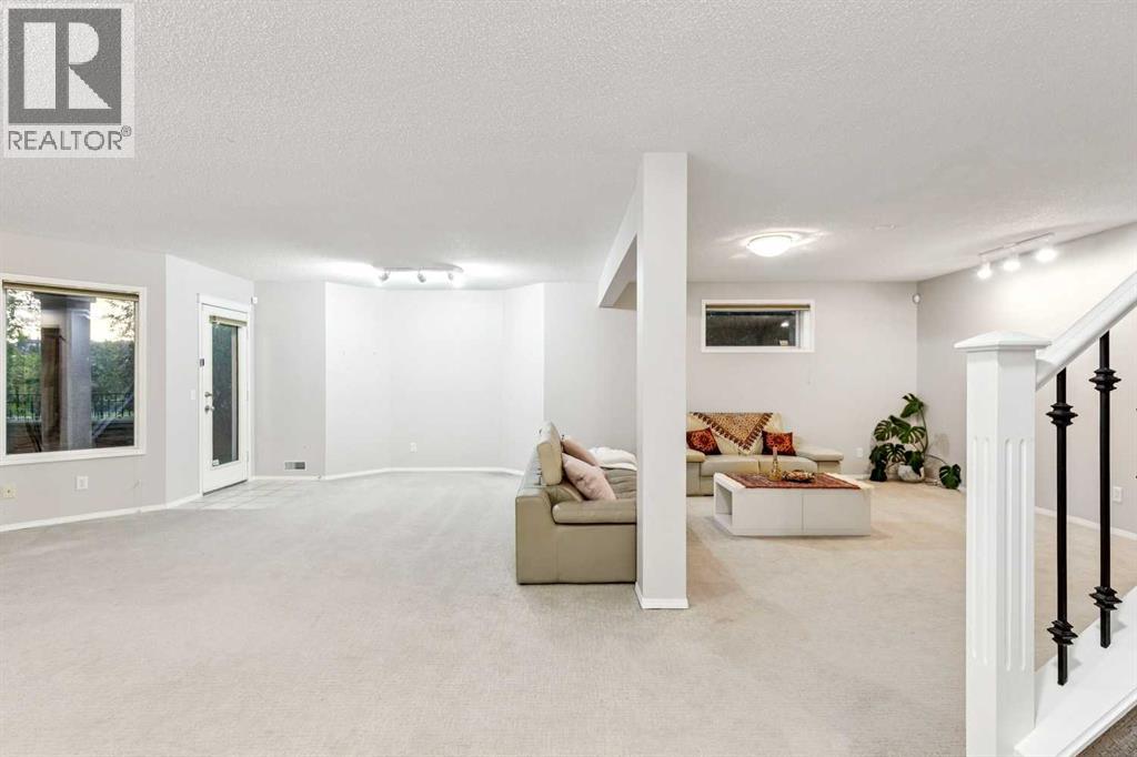 5 Royal Crest Terrace NW, Calgary, Alberta  T3G 4M3 - Photo 31 - A2321634