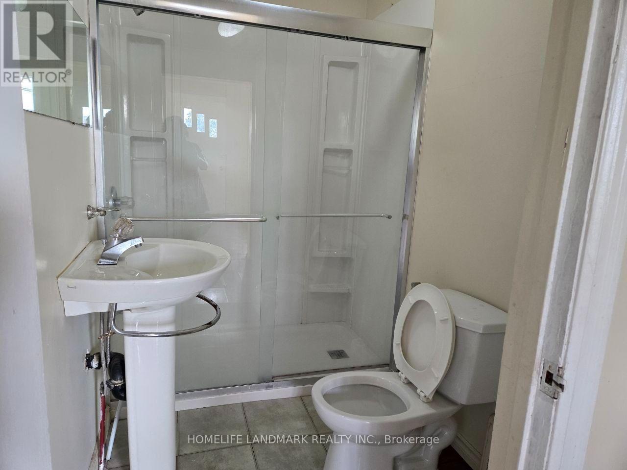 16 Elm Grove Avenue, Richmond Hill, Ontario L4E 2T2 - Photo 11 - N13655728