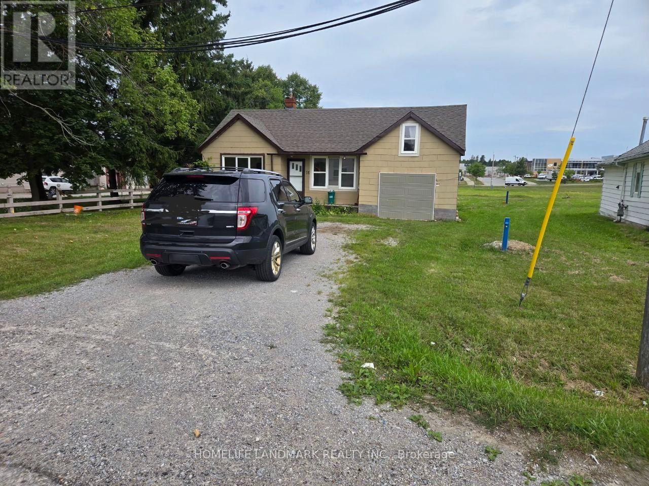 16 Elm Grove Avenue, Richmond Hill, Ontario L4E 2T2 - Photo 4 - N13655728