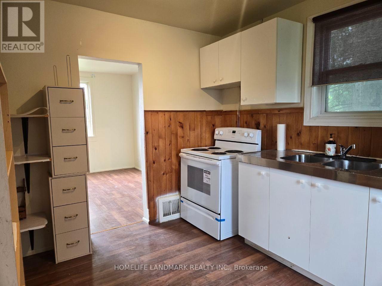 16 Elm Grove Avenue, Richmond Hill, Ontario L4E 2T2 - Photo 9 - N13655728