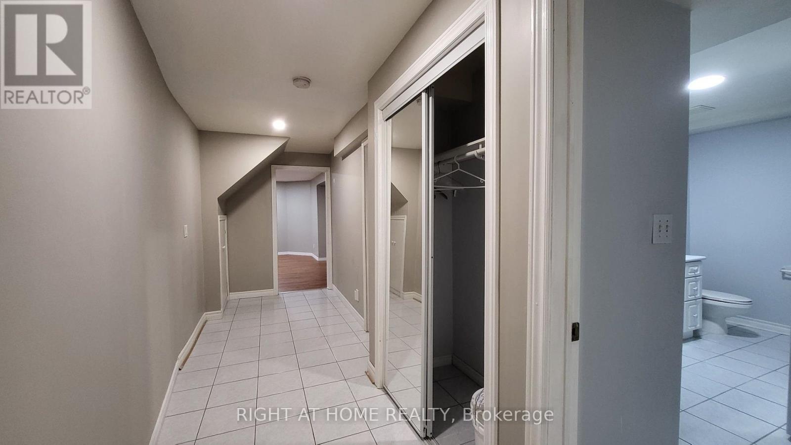 Lower - 5402 Fasdon Court, Mississauga, Ontario L5V 1Y8 - Photo 3 - W13655714