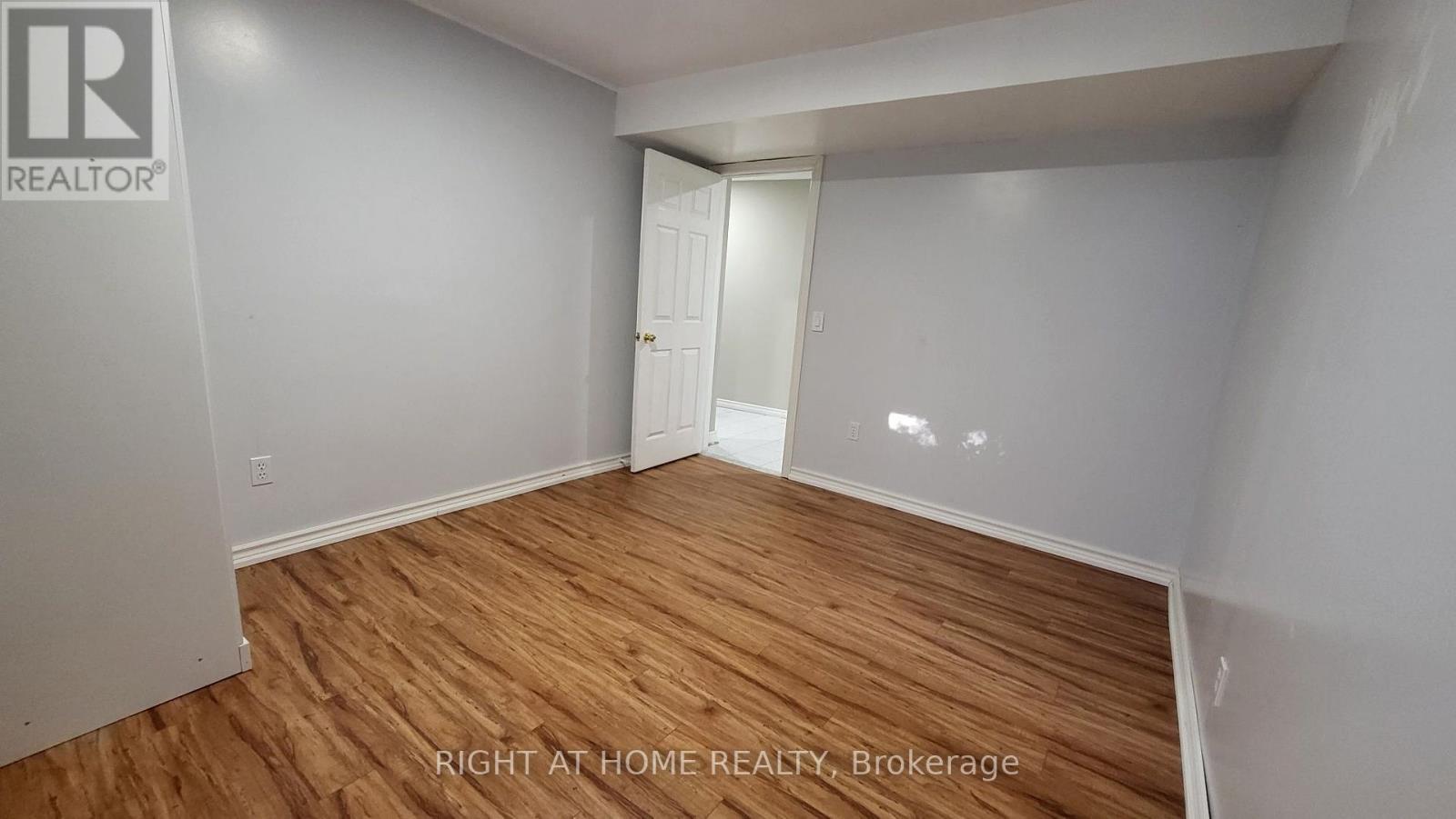 Lower - 5402 Fasdon Court, Mississauga, Ontario L5V 1Y8 - Photo 5 - W13655714