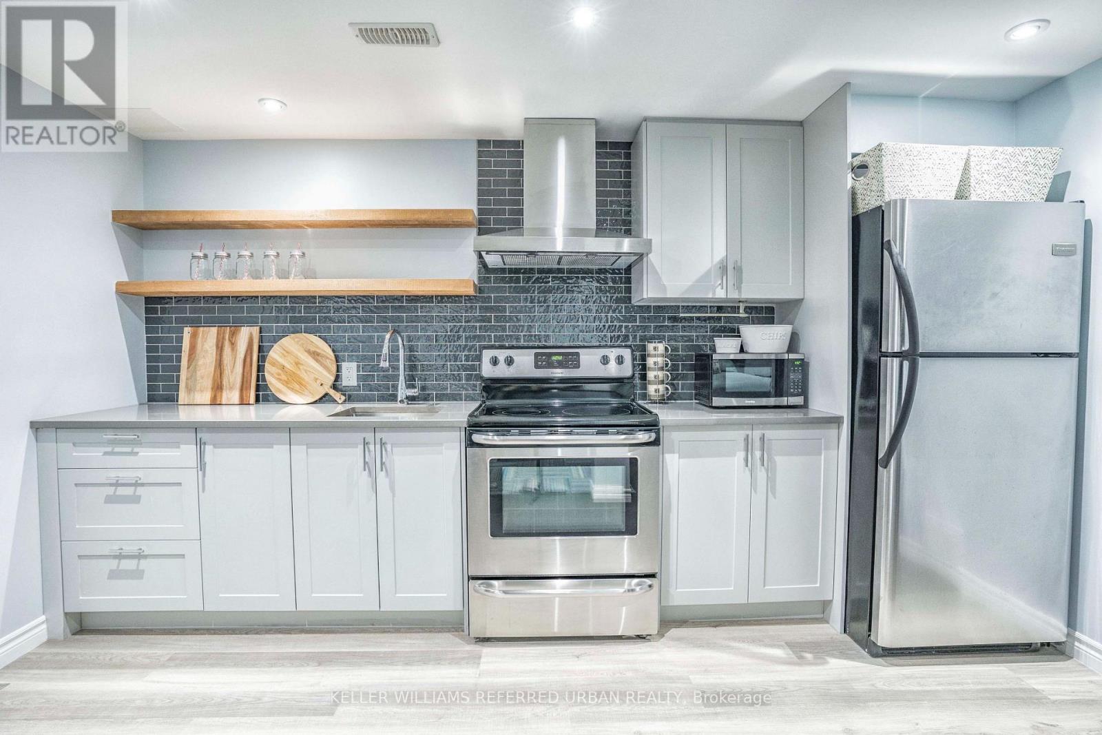 Lower - 4 Purdy Crescent, Toronto, Ontario  M9N 3X8 - Photo 17 - W13655736