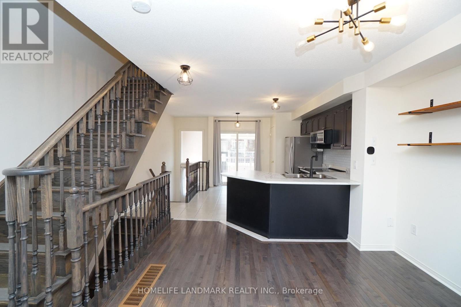 43 Odoardo Di Santo Circle, Toronto, Ontario M3L 0G4 - Photo 11 - W13655742