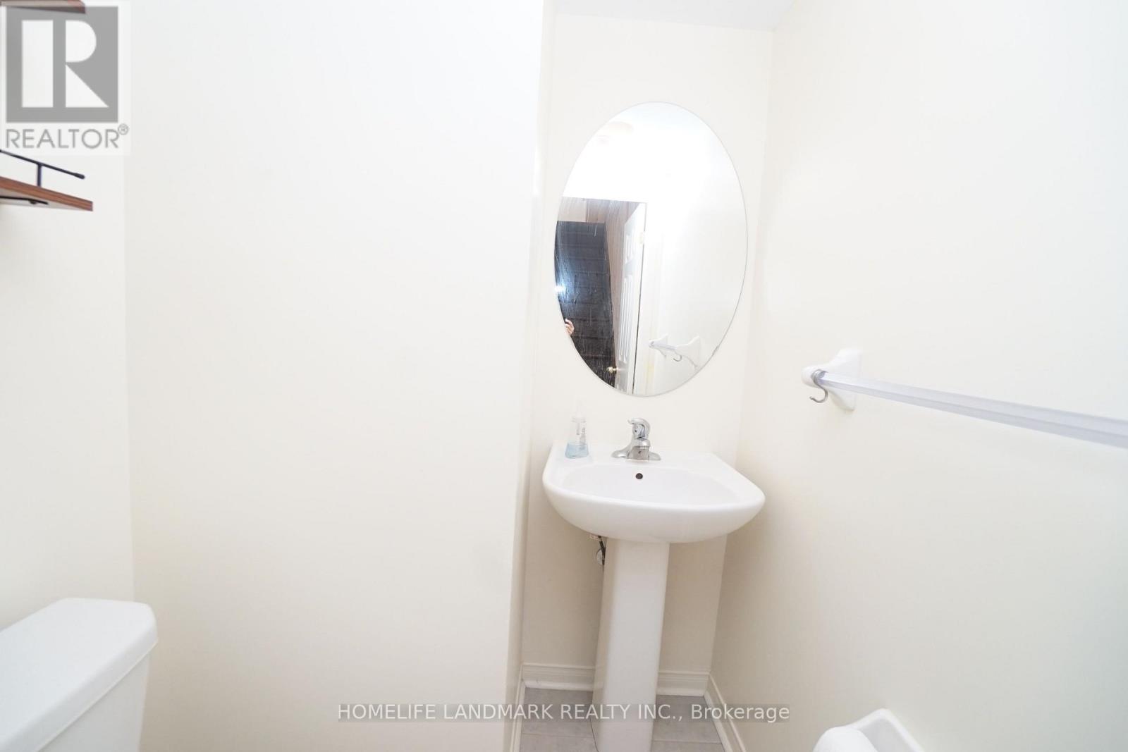 43 Odoardo Di Santo Circle, Toronto, Ontario M3L 0G4 - Photo 21 - W13655742
