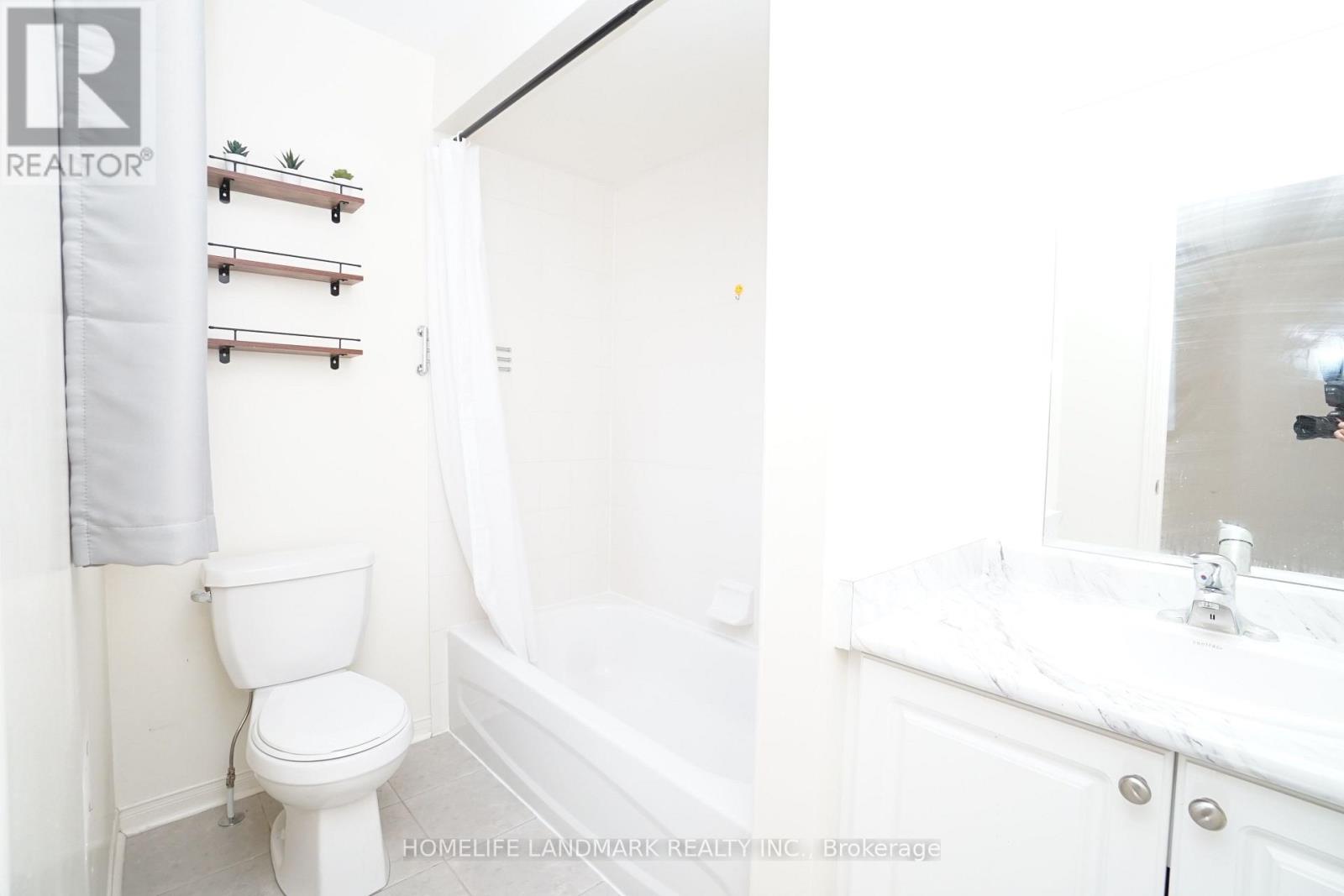 43 Odoardo Di Santo Circle, Toronto, Ontario M3L 0G4 - Photo 32 - W13655742