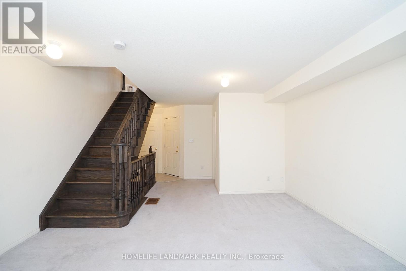 43 Odoardo Di Santo Circle, Toronto, Ontario M3L 0G4 - Photo 7 - W13655742