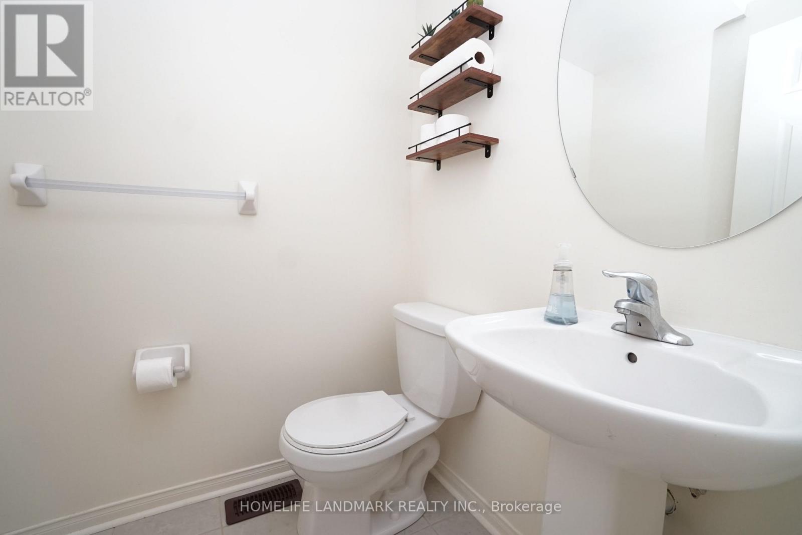 43 Odoardo Di Santo Circle, Toronto, Ontario M3L 0G4 - Photo 9 - W13655742
